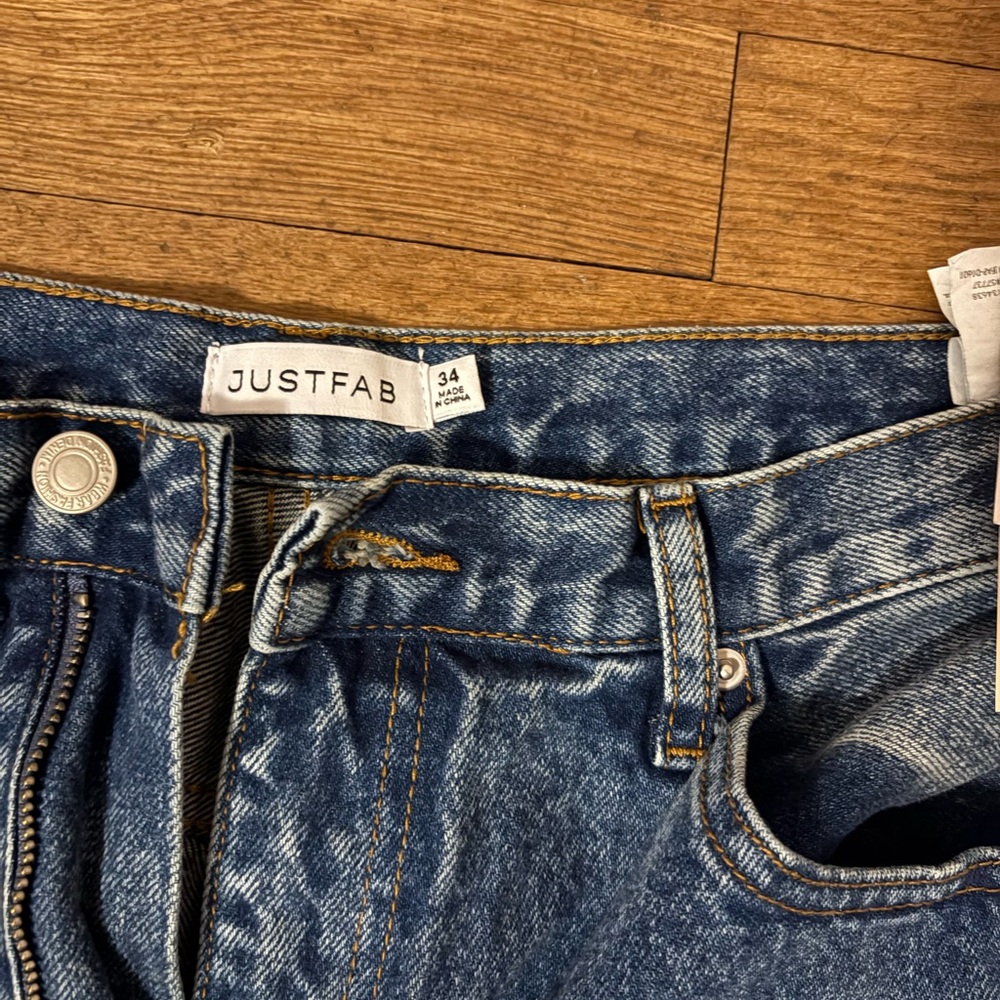 JustFab Noah Ankle Barrel Leg Jeans - Picture 2 of 3